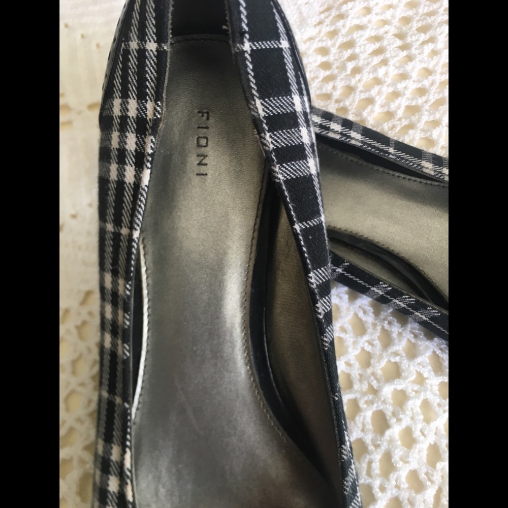 Black and whites pumps for women - Picture 4 of 7